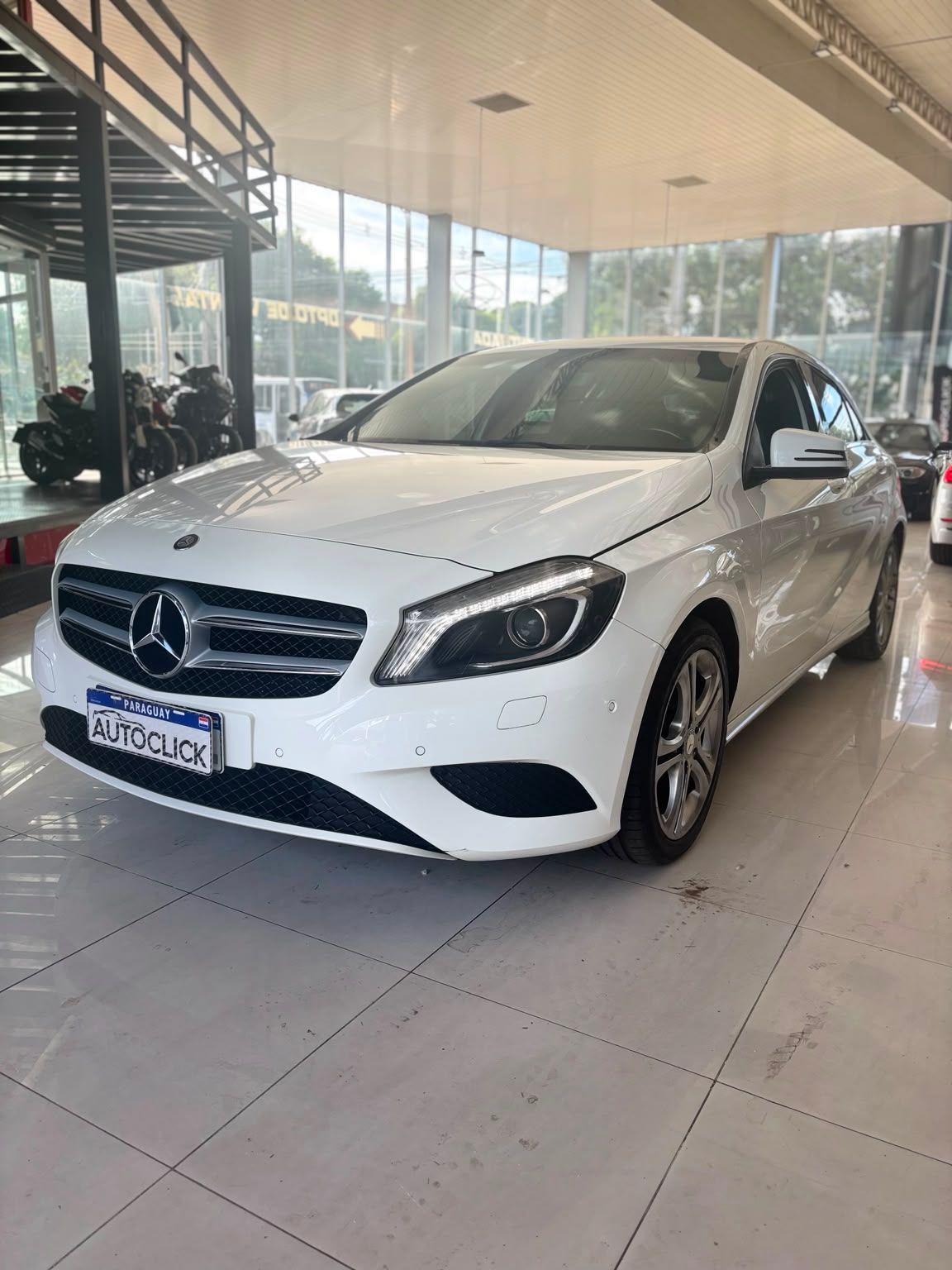 Mercedes Benz A200 2014 — foto 1