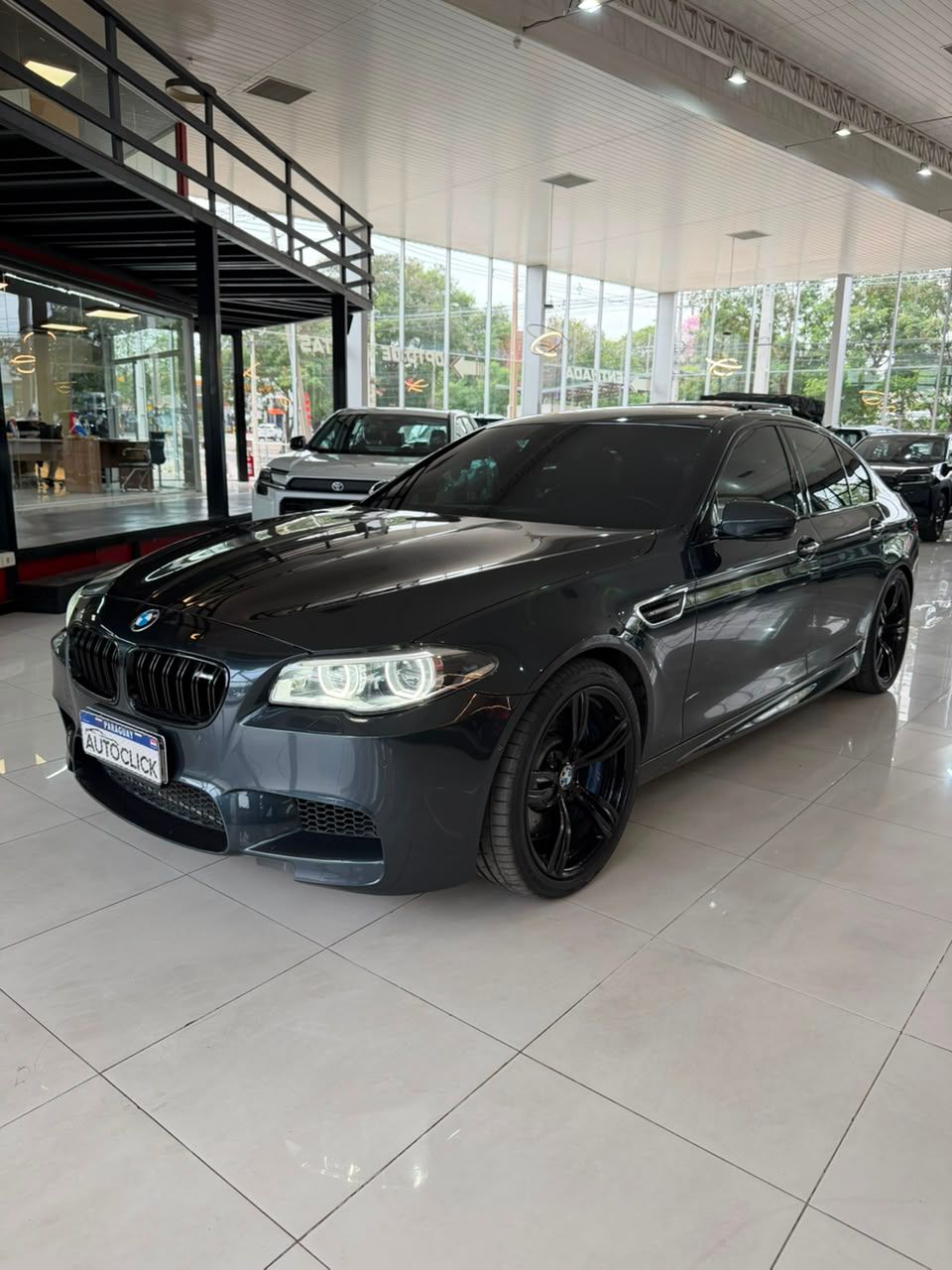 BMW M5 2014 — foto 1